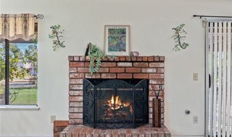 13411 Ivanpah Rd, Apple Valley, CA 92308