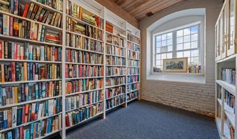 2 School St 130, Lincoln, RI 02802