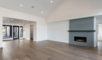 3118 NW Crossing Dr, Bend, OR 97703