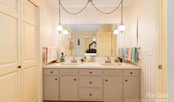 418 Woodcrest Ln, Albemarle, NC 28001