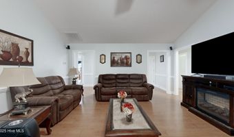 3840 Countryaire Dr, Ayden, NC 28513