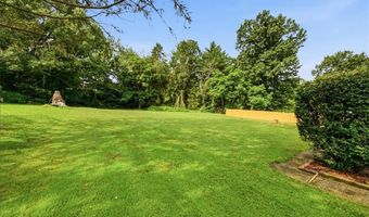 606 Golf Course Rd, Aliquippa, PA 15001