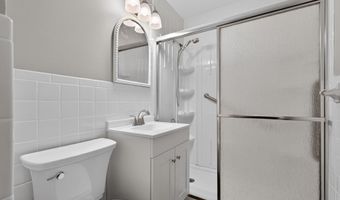 86 W 33RD St 211, Bayonne, NJ 07002