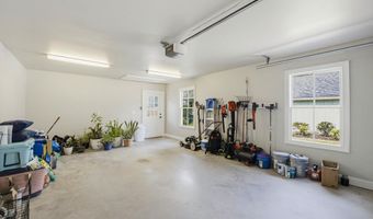 318 Cockle Ln, Beaufort, SC 29906