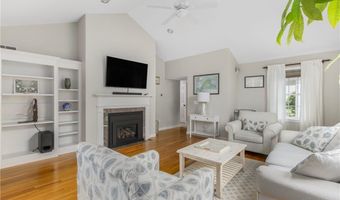 213 Corey Ln 213, Middletown, RI 02842