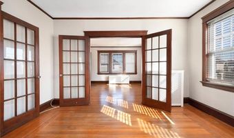 130 Wollaston St, Cranston, RI 02910