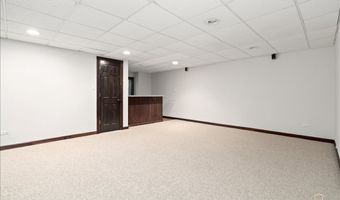 642 W Moreland Ave, Addison, IL 60101