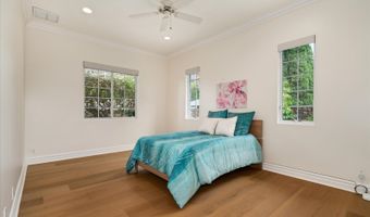 626 W Hind Dr, Honolulu, HI 96821