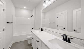 22 Magrath Ln, Bella Vista, AR 72715