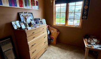 640 LAURISA Ln, Antigo, WI 54409