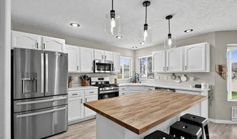310 Oakridge Dr, Elko, NV 89801