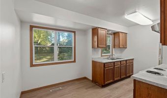 148 Spruce Dr, Apple Valley, MN 55124