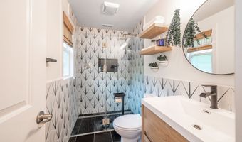 51 Mountain View Dr, Brookfield, CT 06804