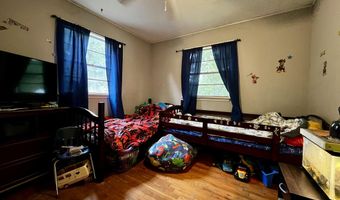 830 E 22nd St, Baxter Springs, KS 66713