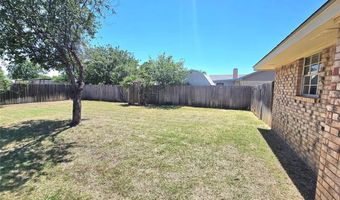 808 Cambridge Dr, Altus, OK 73521