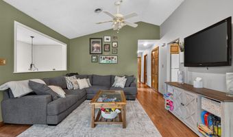 507 Greenwich Dr, Albany, NY 12203
