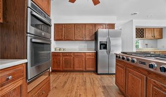 12757 Chamberlain Rd, Aurora, OH 44202