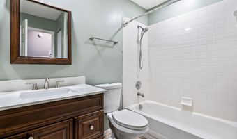 92 W 13TH St, Atlantic Beach, FL 32233