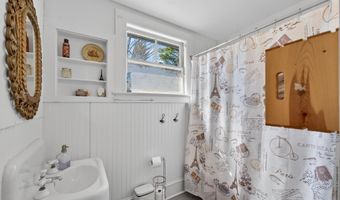 92 Pinewood Ave, Bethlehem, NH 03574