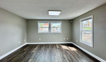 4 Green St, Athens, TN 37303