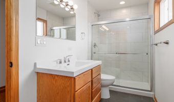 39763 N Rena Ave, Antioch, IL 60002