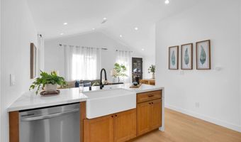 351 Vista Pl, Los Angeles, CA 90042