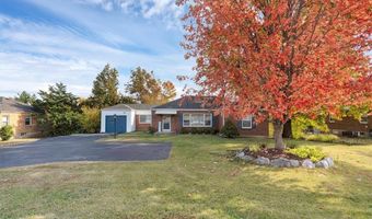 8216 Mackenzie Rd, Affton, MO 63123