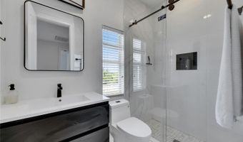 6512 SIMONE SHORES Cir, Apollo Beach, FL 33572