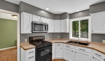 15129 Locust Grove Dr, Argentine, MI 48418