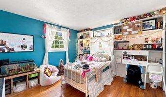 41 Taillon St, Bristol, CT 06010
