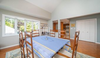 152 Crompton Ave 12, East Greenwich, RI 02818