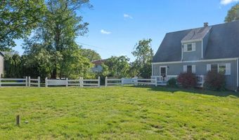 174 Seaside Dr, Jamestown, RI 02835