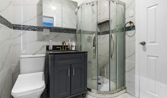 15 W 9TH St, Bayonne, NJ 07002