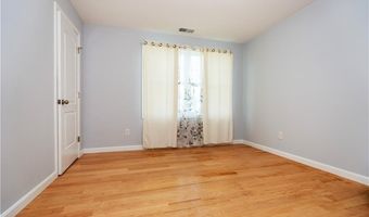 74 Brookhaven Dr, East Providence, RI 02914