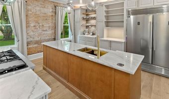 2367 Central Ave, Alton, IL 62002