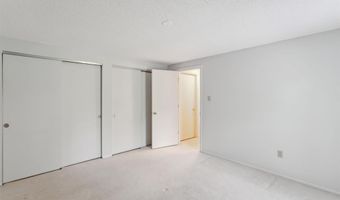 2114 Mason Lake Dr, Ballwin, MO 63011