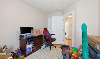 6 Wilson St, Bristol, RI 02809