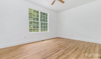 19 Green Valley Rd, Asheville, NC 28806