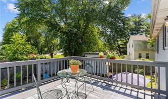 4 Clarke St, Warwick, RI 02886