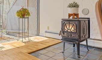 352 Colchester Ave 1, Burlington, VT 05401