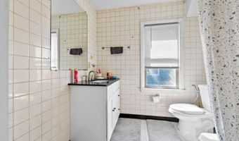 1 PAGE Ave, Barrington, NJ 08007