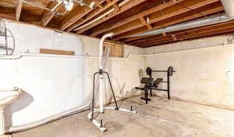 421 W College St, Aurora, MO 65605