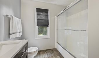 8 AMYS WAY Ct, Baltimore, MD 21234