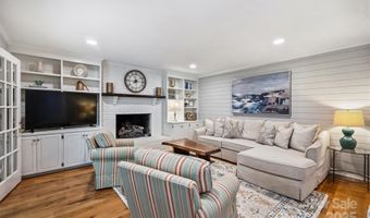 4301 Meadowridge Dr, Charlotte, NC 28226