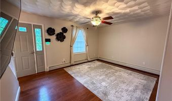 2 Beatrice Ln, Bristol, RI 02809