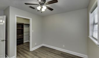 1022 Red Oak Dr, Brandon, MS 39042