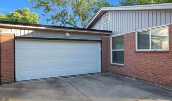 15583 Clayton Rd, Ballwin, MO 63011