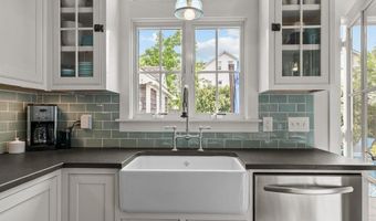 50 Lee Ave, Newport, RI 02840