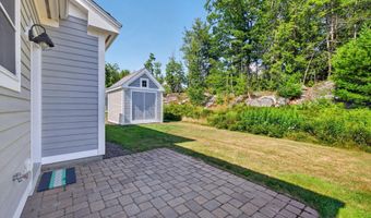 2 Kings Pine Ln, Arundel, ME 04046