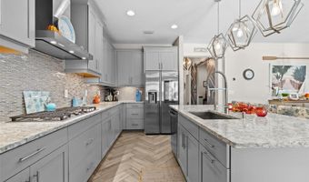 5822 SILVER SUN Dr, Apollo Beach, FL 33572